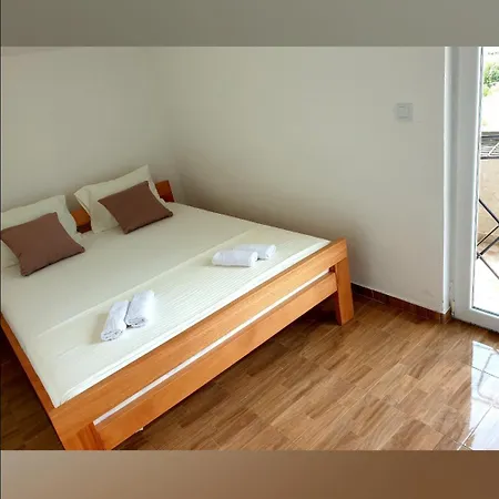 Jaz Apartment *
